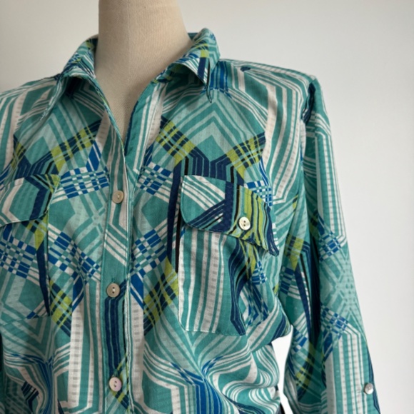 Coral Bay - Blue and White Long Sleeves Lined button Down Shirt - Picture 2 of 13